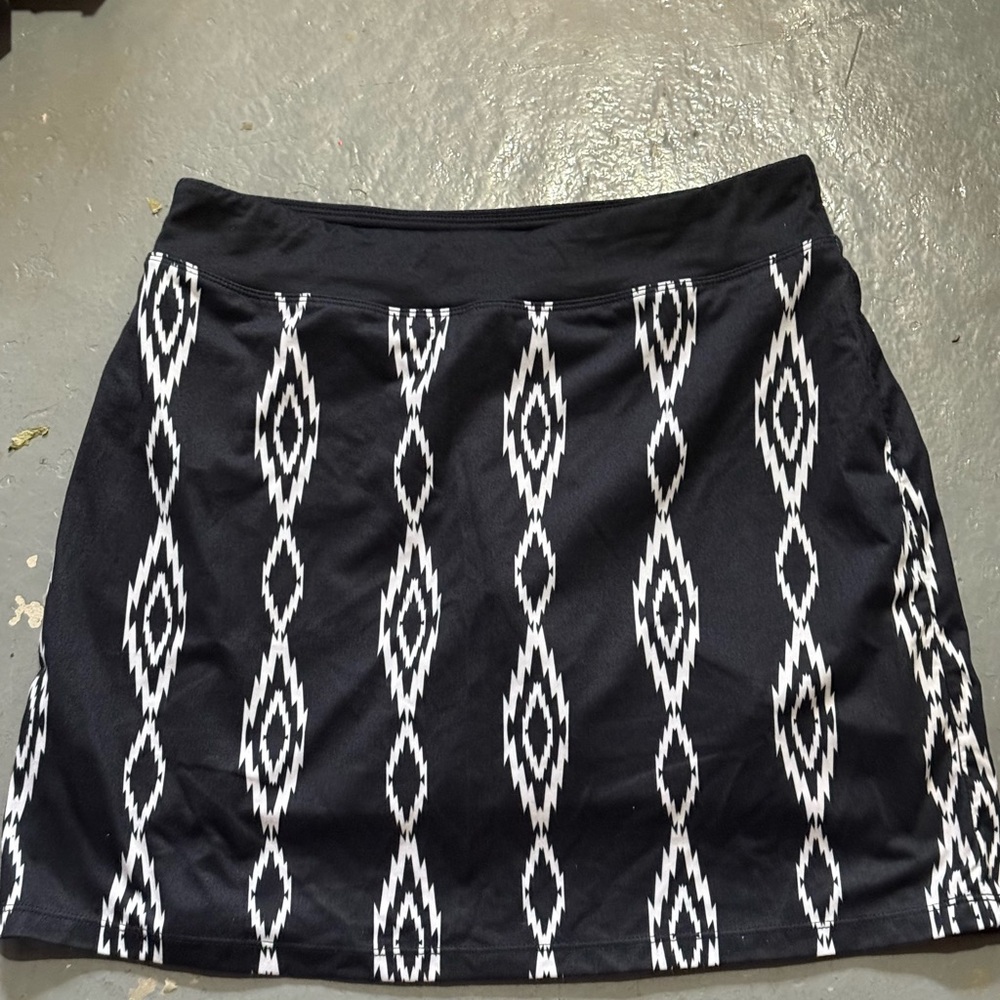 Black and White Patterned Skort